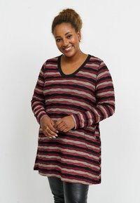 Длинная майка Длинная майка