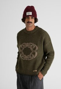 Пуловер Пуловер