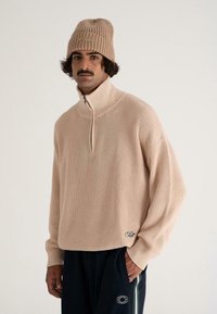 Пуловер Пуловер