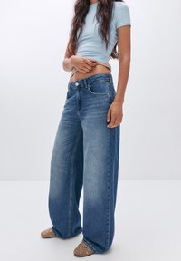 Джинсы Джинсы