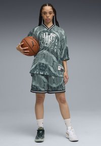 Шорты Шорты