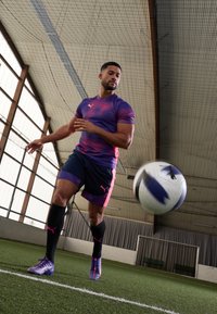 Футбольные бутсы Футбольные бутсы