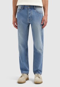 Прямые джинсы Прямые джинсы