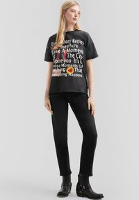 Джинсы Джинсы