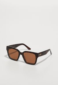 Солнечные очки Солнечные очки