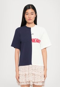 Короткое платье Короткое платье