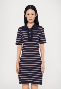 Короткое платье Короткое платье