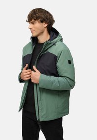 Зимняя куртка Зимняя куртка