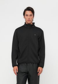 Спортивная куртка Спортивная куртка