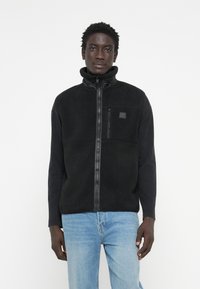 Флисовая куртка Флисовая куртка