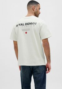 Футболка Футболка