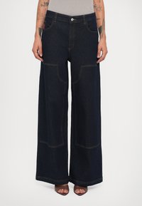 Джинсы Джинсы