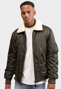 Куртка бомбер Куртка бомбер