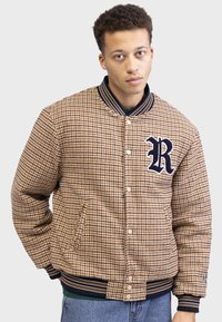 Куртка бомбер Куртка бомбер