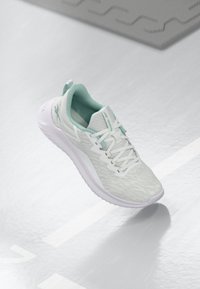 Тренировочные кроссовки Тренировочные кроссовки