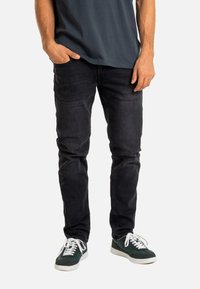 Узкие джинсы Узкие джинсы