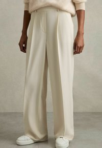 Широкие брюки Широкие брюки