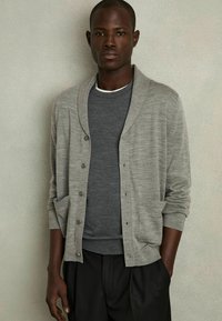 Вязаная кофта Вязаная кофта