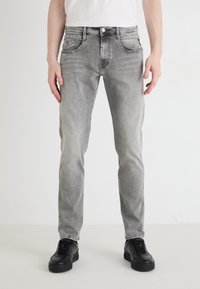 Узкие джинсы Узкие джинсы