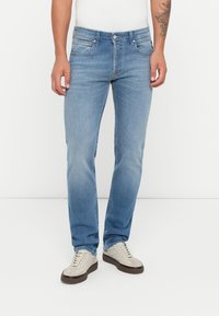 Прямые джинсы Прямые джинсы