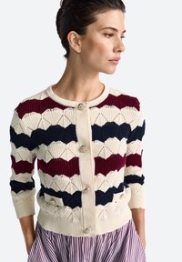 Вязаная кофта Вязаная кофта