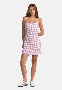 Короткое платье Короткое платье