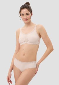 Бюстгальтер без косточек Бюстгальтер без косточек