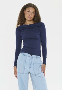 Лонгслив Лонгслив