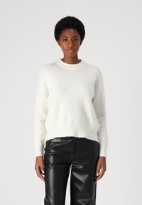 Пуловер Пуловер