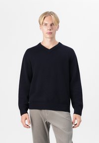 Пуловер Пуловер