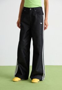 Джинсы Джинсы