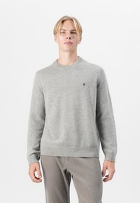 Пуловер Пуловер