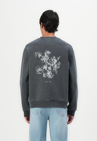 Толстовка Толстовка