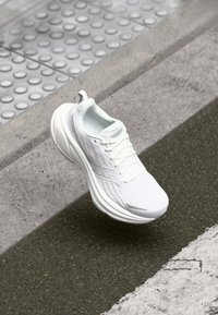 Беговые кроссовки Беговые кроссовки