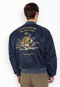 Блузон Блузон