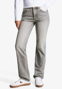 Прямые джинсы Прямые джинсы