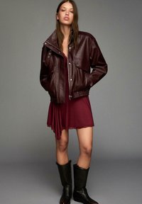 Кожаная куртка Кожаная куртка