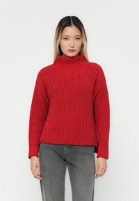 Пуловер Пуловер