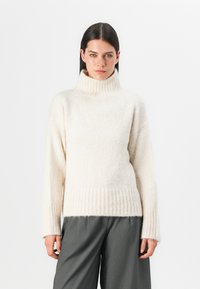 Пуловер Пуловер