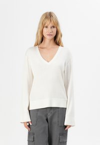 Пуловер Пуловер