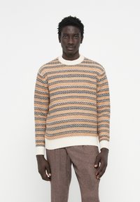 Пуловер Пуловер