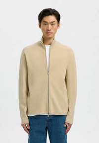 Вязаная кофта Вязаная кофта