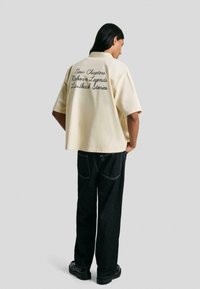 Рубашка с коротким рукавом Рубашка с коротким рукавом