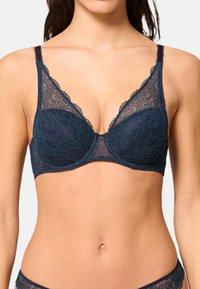 Бюстгальтер Бюстгальтер