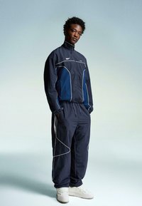 Спортивные штаны Спортивные штаны