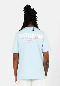 Футболка Футболка