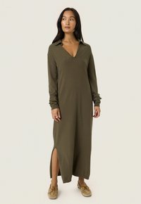 Вязаное платье Вязаное платье