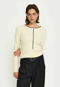 Пуловер Пуловер