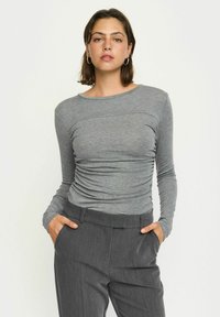 Лонгслив Лонгслив