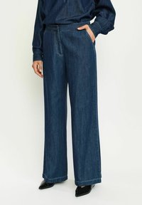 Джинсы Джинсы